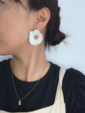Hoa tai trắng bông to